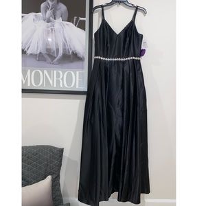 Elegant Ball Gown💎